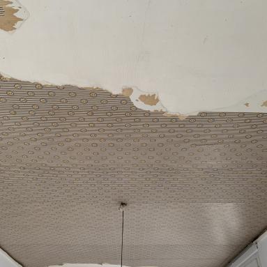 Plafond avant la pose du plafond tendu
